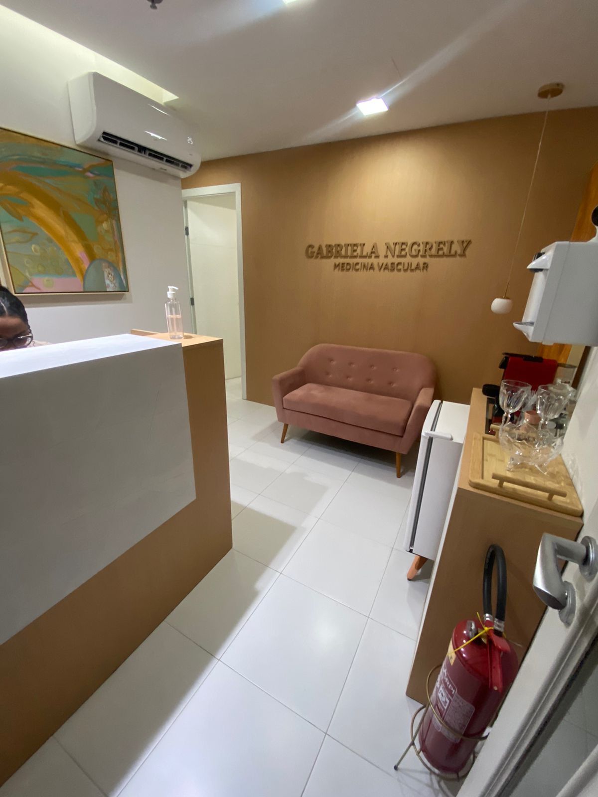 Recepção com letreiro Gabriela Negrely Medicina Vascular